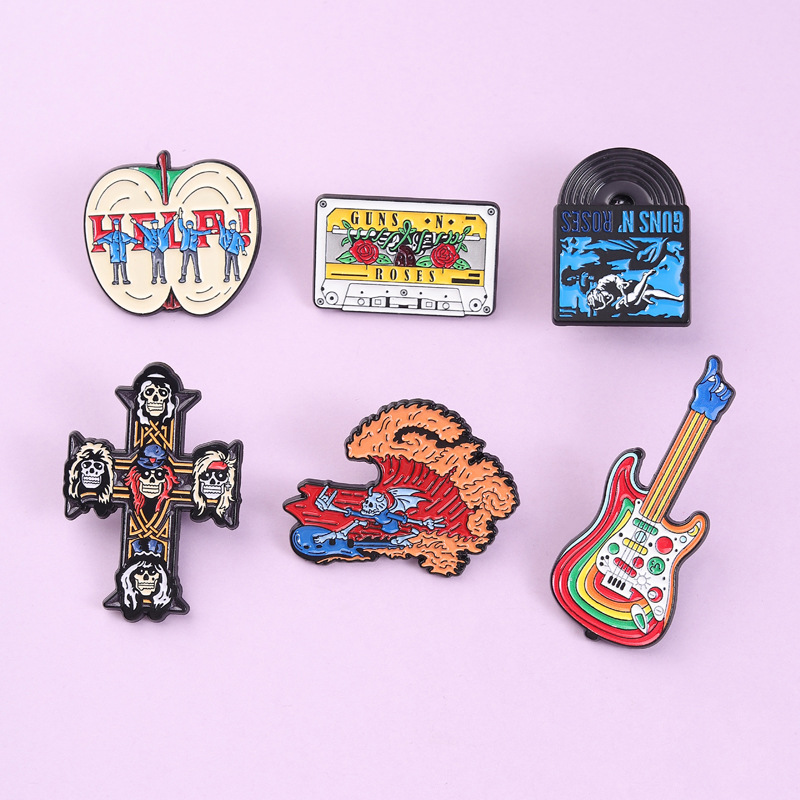 Musical Instruments Cartoon - Broches en émail personnalisées, motifs dessin